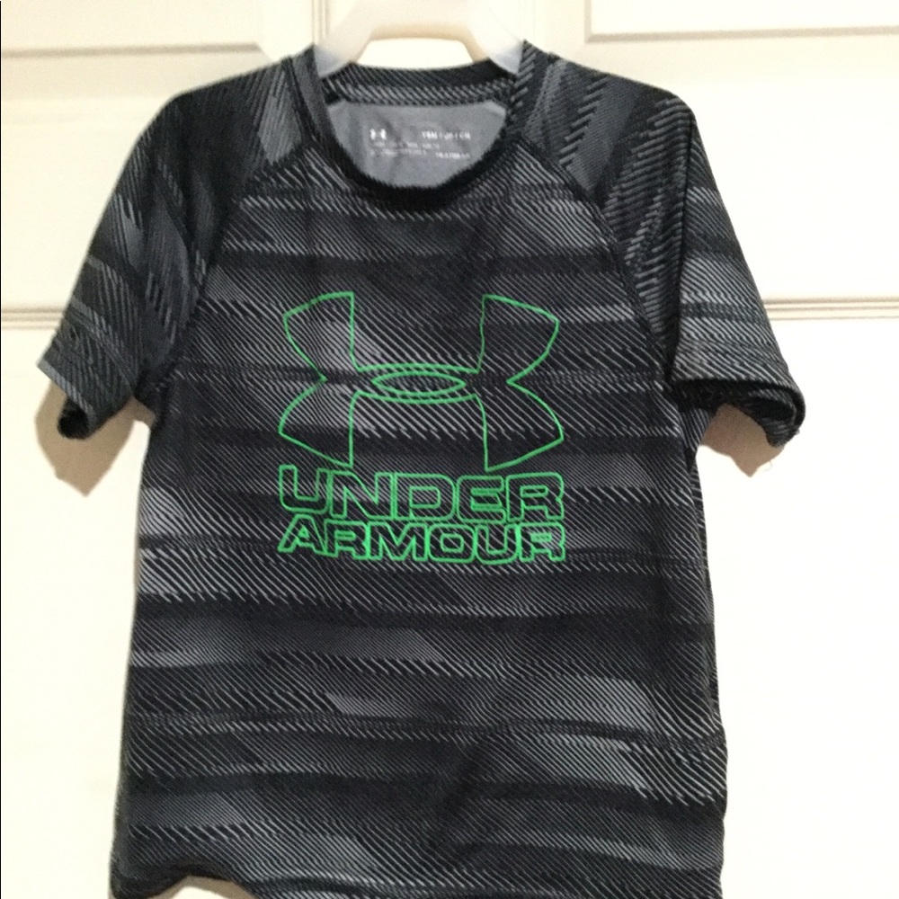 Boys UA shirt